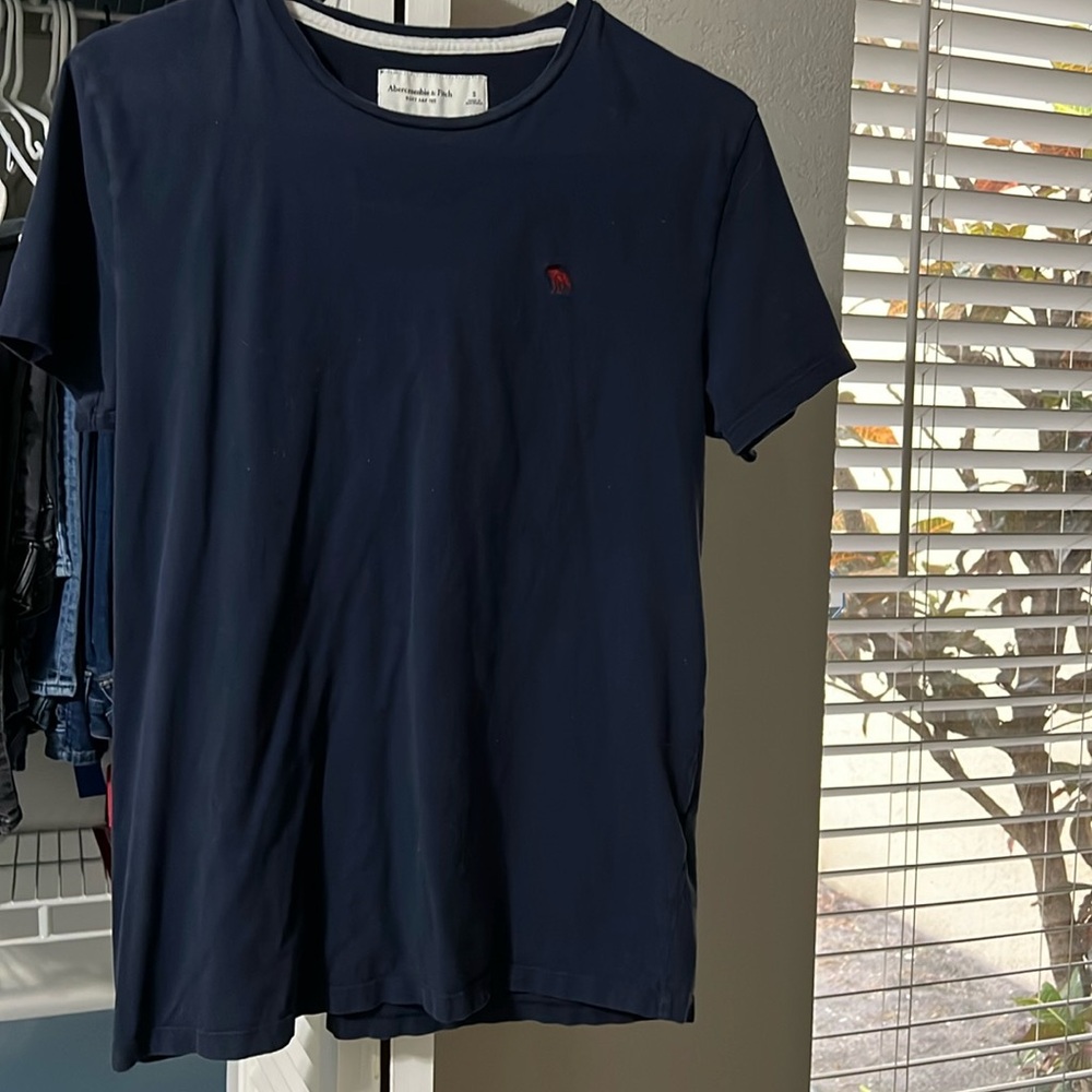 Men’s Abercrombie and Fitch size small navy blue soft A&F tee